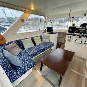  Bateau-hôtel Turtle Boat With Free Parking